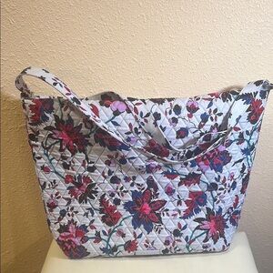 Vera Bradley bucket tote